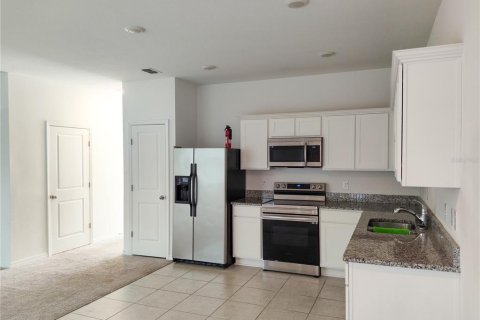 Townhouse in Davenport, Florida 3 bedrooms, 137.5 sq.m. № 1410239 - photo 7
