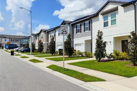 Townhouse in Davenport, Florida 3 bedrooms, 137.5 sq.m. № 1410239 - photo 3