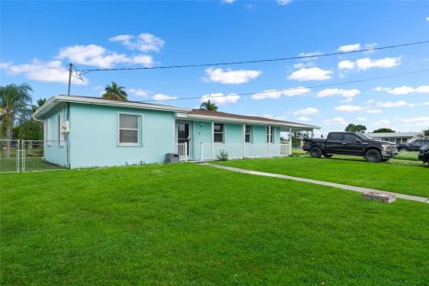 Villa ou maison à vendre à Port Charlotte, Floride: 3 chambres, 140.47 m2 № 2196538 - photo 25