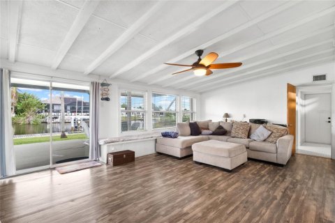 Villa ou maison à vendre à Port Charlotte, Floride: 3 chambres, 140.47 m2 № 2196538 - photo 11