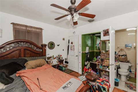 House in Miami, Florida 3 bedrooms, 137.12 sq.m. № 2399655 - photo 12