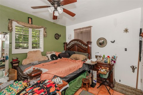 House in Miami, Florida 3 bedrooms, 137.12 sq.m. № 2399655 - photo 10