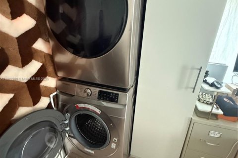 Купить виллу или дом в Майами, Флорида 3 спальни, 109.44м2, № 1836388 - фото 18