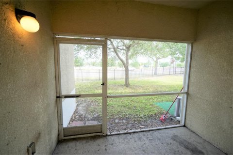 Condo in Riverview, Florida, 3 bedrooms  № 1909992 - photo 17