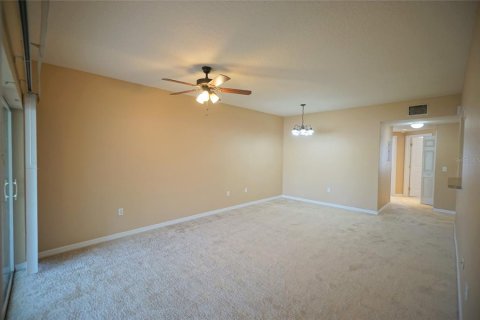 Condo in Riverview, Florida, 3 bedrooms  № 1909992 - photo 6