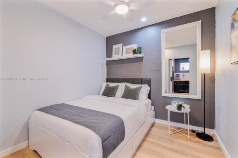 Casa en venta en Naples, Florida, 4 dormitorios № 1806167 - foto 19
