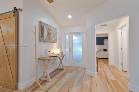 Casa en venta en Naples, Florida, 4 dormitorios № 1806167 - foto 4