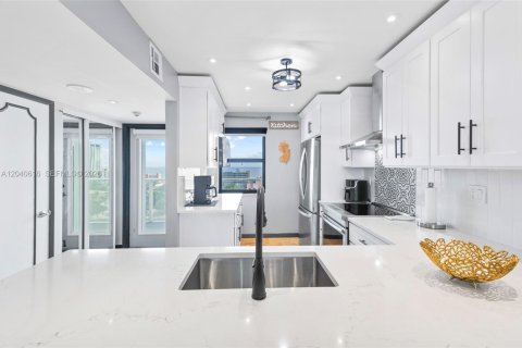 Condominio en venta en Pompano Beach, Florida, 2 dormitorios, 93.09 m2 № 2087570 - foto 5