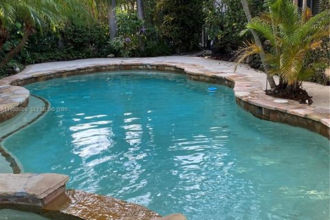 Villa ou maison à Cutler Bay, Floride 4 chambres, 231.88 m2 № 2008828