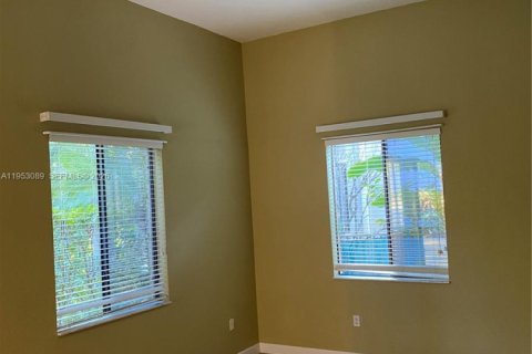 Villa ou maison à louer à Cutler Bay, Floride: 4 chambres, 231.88 m2 № 2008828 - photo 12