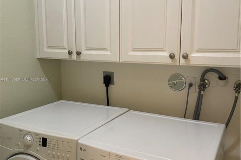 Villa ou maison à louer à Cutler Bay, Floride: 4 chambres, 231.88 m2 № 2008828 - photo 17