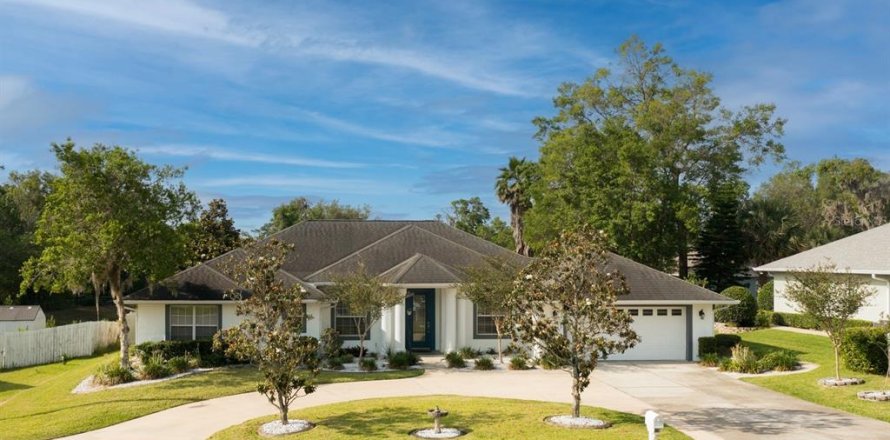 House in Ocala, Florida 4 bedrooms, 222.87 sq.m. № 1690870