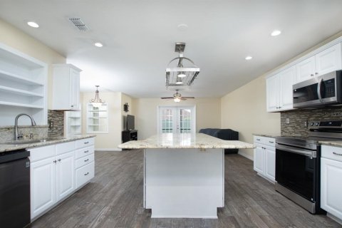 House in Ocala, Florida 4 bedrooms, 222.87 sq.m. № 1690870 - photo 12