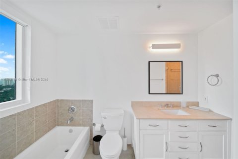 Снять в аренду кондоминиум в Майами, Флорида 3 спальни, 224.36м2, № 1799639 - фото 8