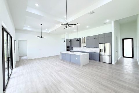 House in North Port, Florida 4 bedrooms, 200.02 sq.m. № 1834627 - photo 9