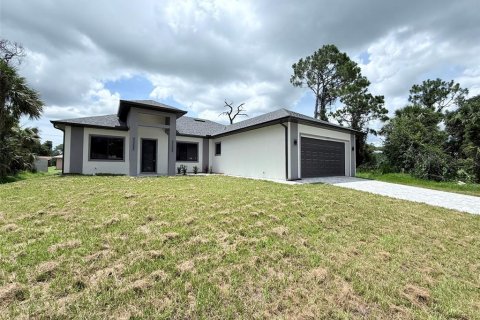 House in North Port, Florida 4 bedrooms, 200.02 sq.m. № 1834627 - photo 28