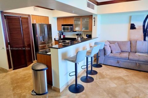 Condominio en venta en Sunny Isles Beach, Florida, 1 dormitorio, 84.17 m2 № 1983285 - foto 7