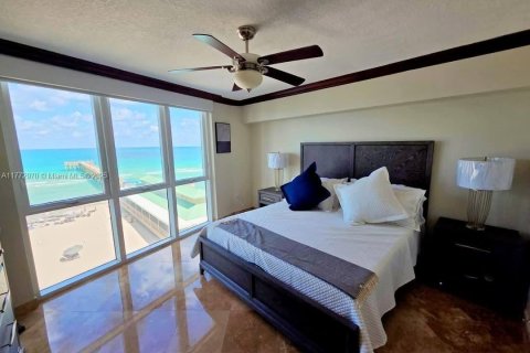 Condominio en venta en Sunny Isles Beach, Florida, 1 dormitorio, 84.17 m2 № 1983285 - foto 10