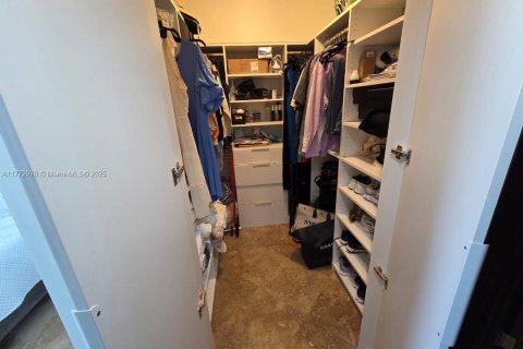 Condominio en venta en Sunny Isles Beach, Florida, 1 dormitorio, 84.17 m2 № 1983285 - foto 12