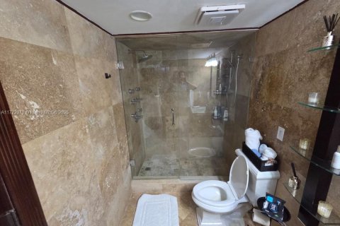 Condominio en venta en Sunny Isles Beach, Florida, 1 dormitorio, 84.17 m2 № 1983285 - foto 9