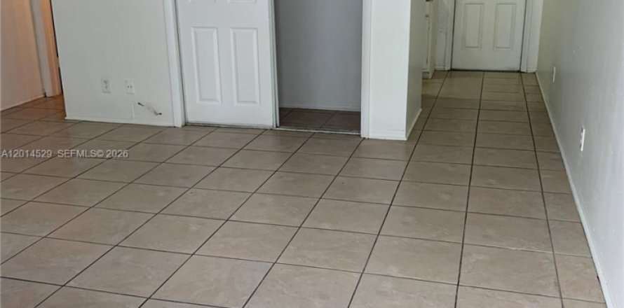 Studio à Hollywood, Floride № 2076504