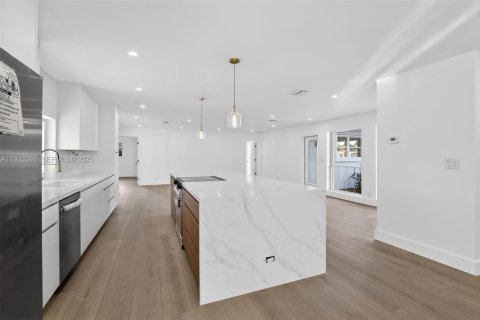 Casa en venta en Plantation, Florida, 4 dormitorios, 190.73 m2 № 1992478 - foto 9