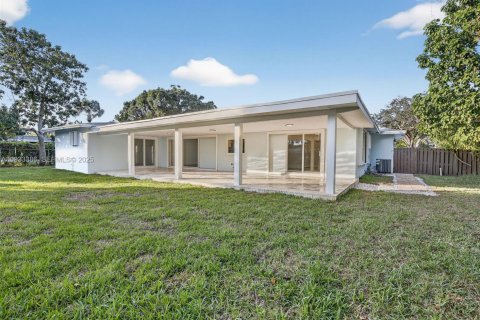 Casa en venta en Plantation, Florida, 4 dormitorios, 190.73 m2 № 1992478 - foto 29