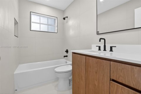 Casa en venta en Plantation, Florida, 4 dormitorios, 190.73 m2 № 1992478 - foto 20