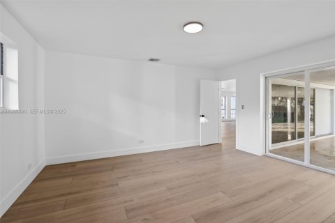 Casa en venta en Plantation, Florida, 4 dormitorios, 190.73 m2 № 1992478 - foto 16