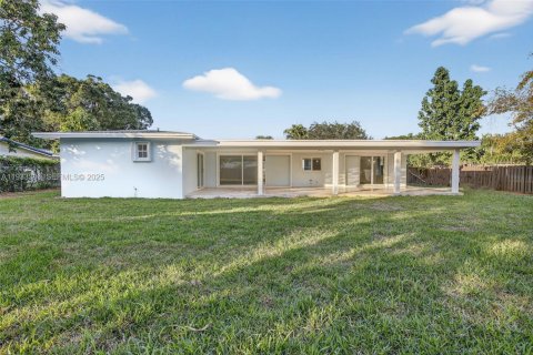 Casa en venta en Plantation, Florida, 4 dormitorios, 190.73 m2 № 1992478 - foto 30
