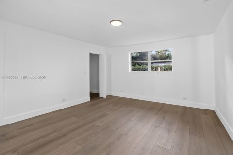 Casa en venta en Plantation, Florida, 4 dormitorios, 190.73 m2 № 1992478 - foto 13