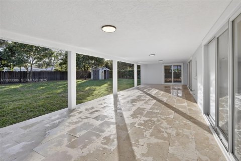 Casa en venta en Plantation, Florida, 4 dormitorios, 190.73 m2 № 1992478 - foto 27