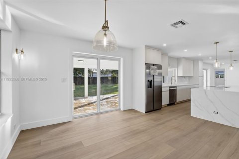 Casa en venta en Plantation, Florida, 4 dormitorios, 190.73 m2 № 1992478 - foto 12