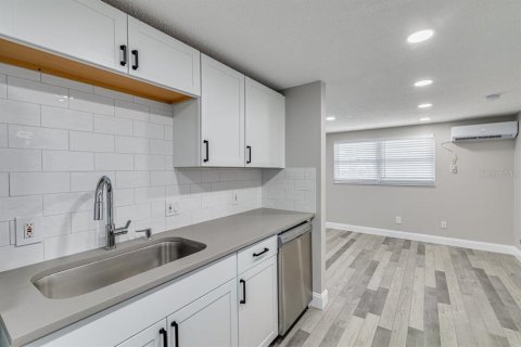 Appartement à louer à Largo, Floride: 2 chambres, 65.03 m2 № 1903993 - photo 4