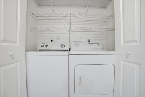 Townhouse in Boca Raton, Florida 2 bedrooms, 125.79 sq.m. № 2392650 - photo 27