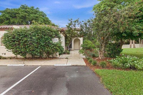 Townhouse in Boca Raton, Florida 2 bedrooms, 125.79 sq.m. № 2392650