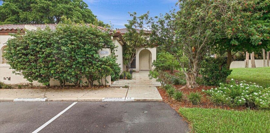 Townhouse in Boca Raton, Florida 2 bedrooms, 125.79 sq.m. № 2392650