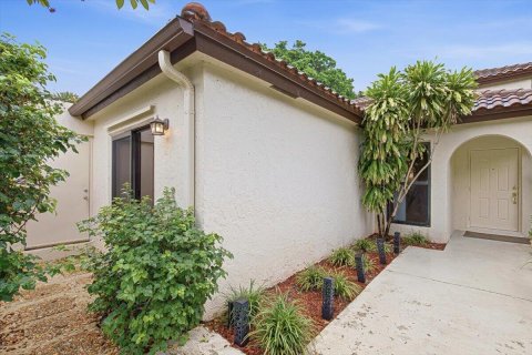Townhouse in Boca Raton, Florida 2 bedrooms, 125.79 sq.m. № 2392650 - photo 2