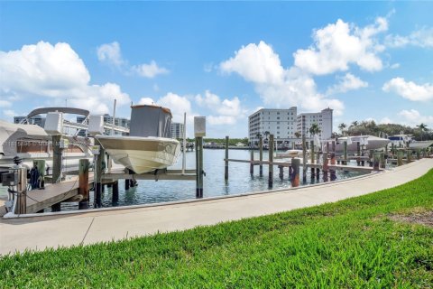 Condo in Naples, Florida, 1 bedroom  № 1772366 - photo 29