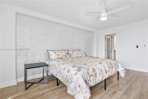 Condo in Naples, Florida, 1 bedroom  № 1772366 - photo 11