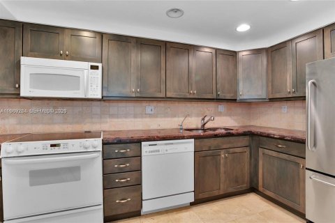 Condominio en venta en Miami, Florida, 2 dormitorios, 132.85 m2 № 2033413 - foto 3