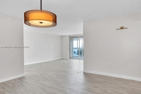 Condominio en venta en Miami, Florida, 2 dormitorios, 132.85 m2 № 2033413 - foto 15