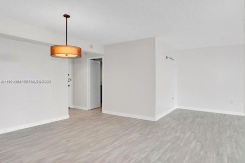 Condominio en venta en Miami, Florida, 2 dormitorios, 132.85 m2 № 2033413 - foto 17