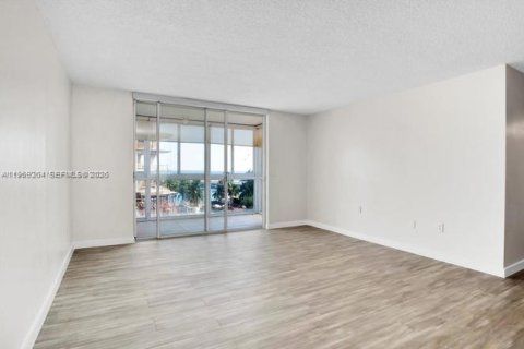 Condominio en venta en Miami, Florida, 2 dormitorios, 132.85 m2 № 2033413 - foto 24