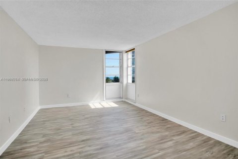 Condominio en venta en Miami, Florida, 2 dormitorios, 132.85 m2 № 2033413 - foto 6