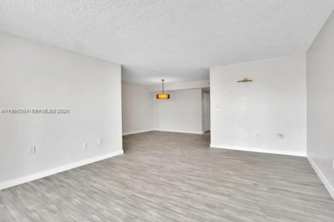 Condominio en venta en Miami, Florida, 2 dormitorios, 132.85 m2 № 2033413 - foto 18