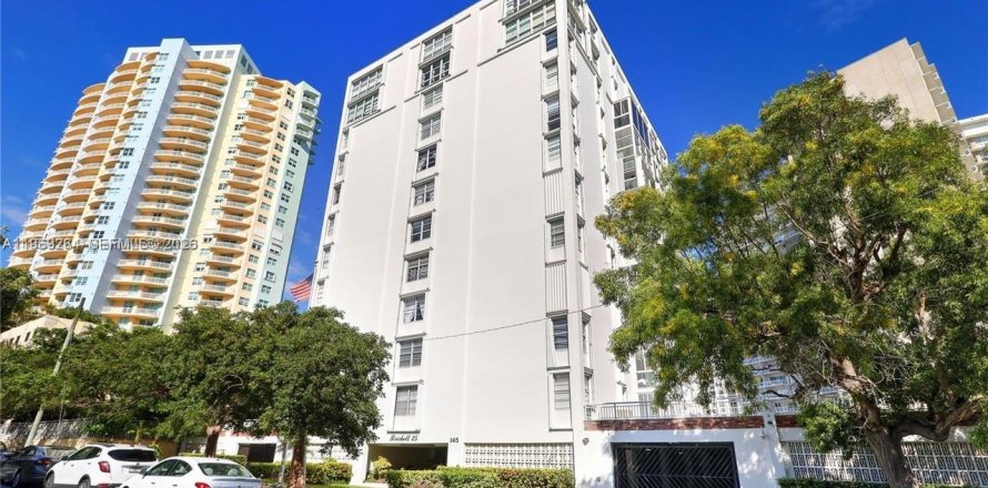 Condominio en Miami, Florida, 2 dormitorios  № 2033413