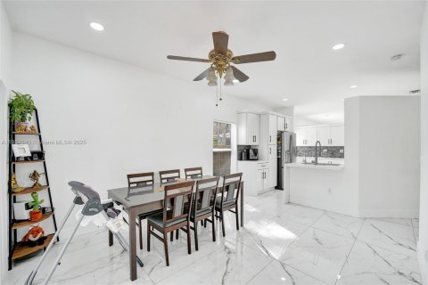 Villa ou maison à louer à Weston, Floride: 3 chambres, 138.89 m2 № 1969825 - photo 19