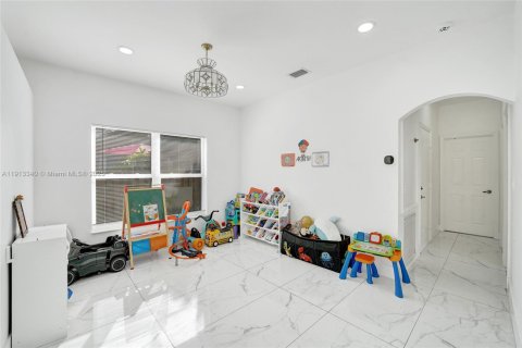 Villa ou maison à louer à Weston, Floride: 3 chambres, 138.89 m2 № 1969825 - photo 12