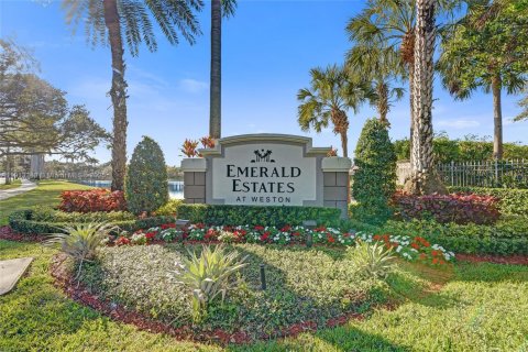 Villa ou maison à louer à Weston, Floride: 3 chambres, 138.89 m2 № 1969825 - photo 2